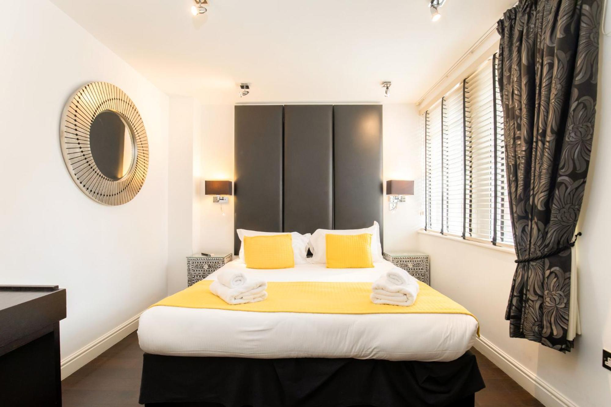 Strozzi Palace Suites By Mansley Cheltenham Extérieur photo