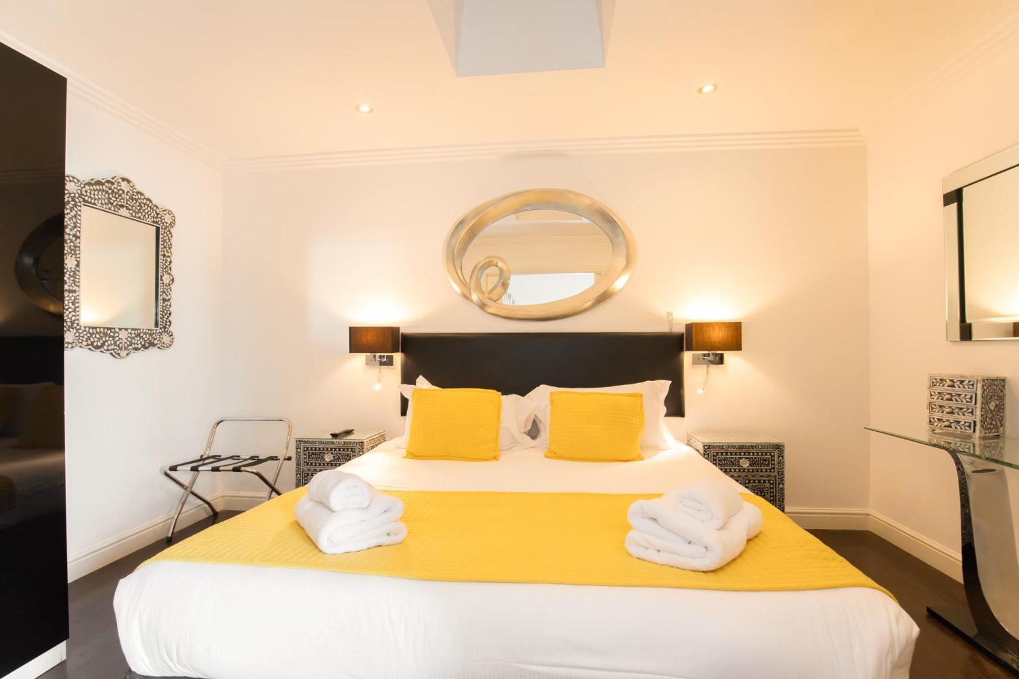 Strozzi Palace Suites By Mansley Cheltenham Extérieur photo