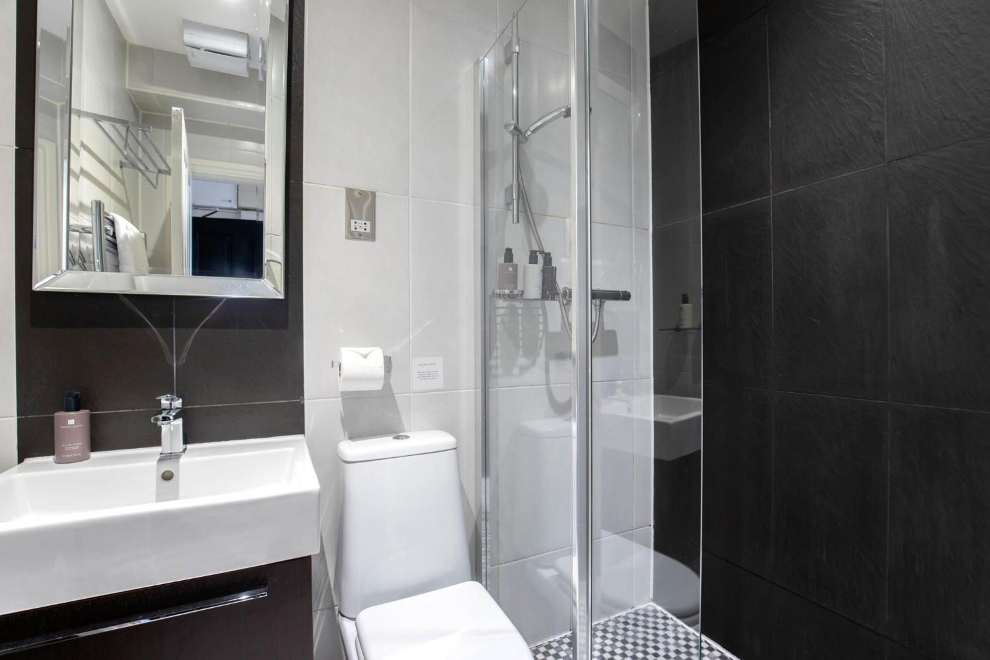 Strozzi Palace Suites By Mansley Cheltenham Extérieur photo