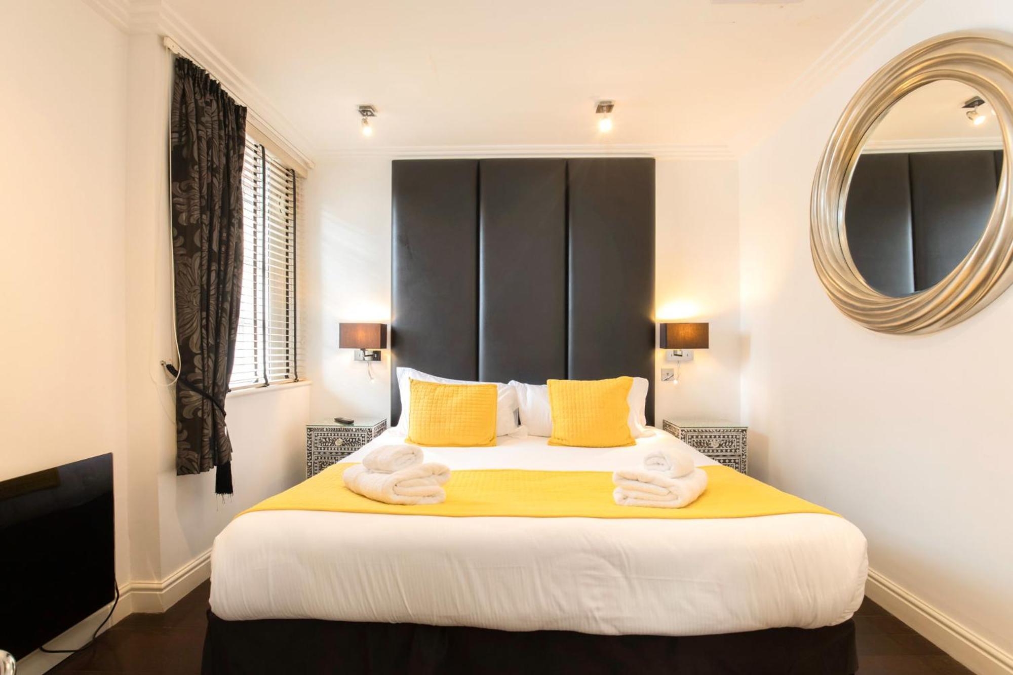 Strozzi Palace Suites By Mansley Cheltenham Extérieur photo