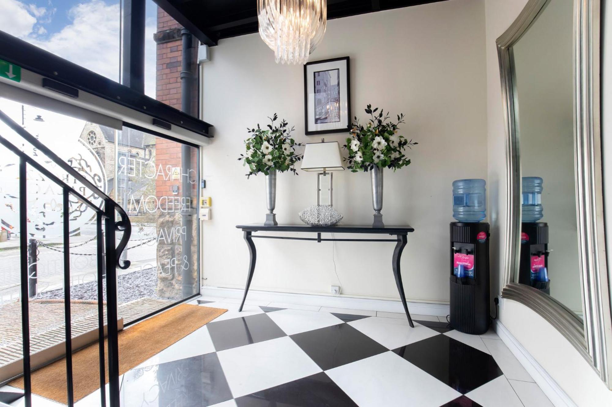 Strozzi Palace Suites By Mansley Cheltenham Extérieur photo