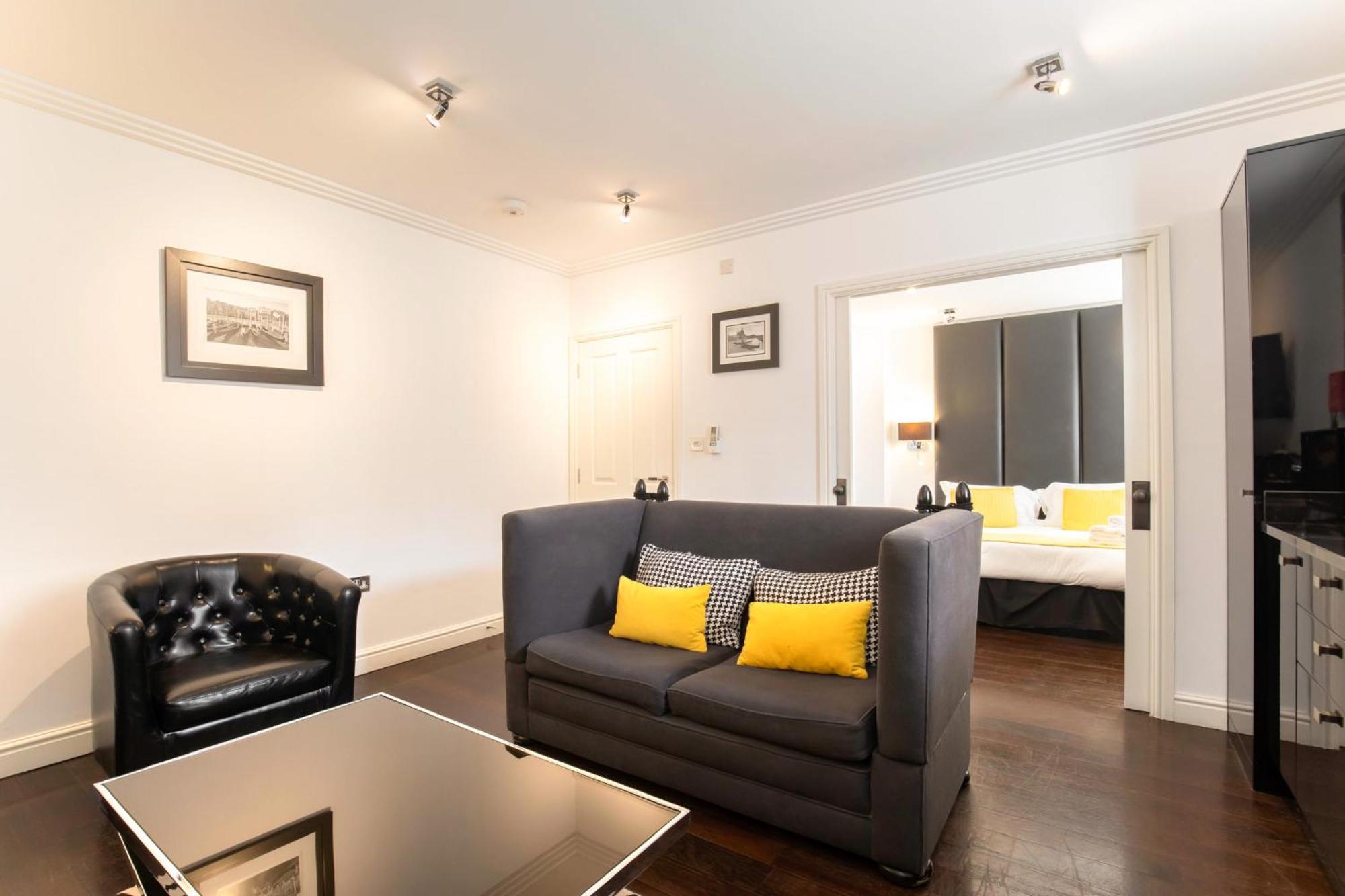 Strozzi Palace Suites By Mansley Cheltenham Extérieur photo