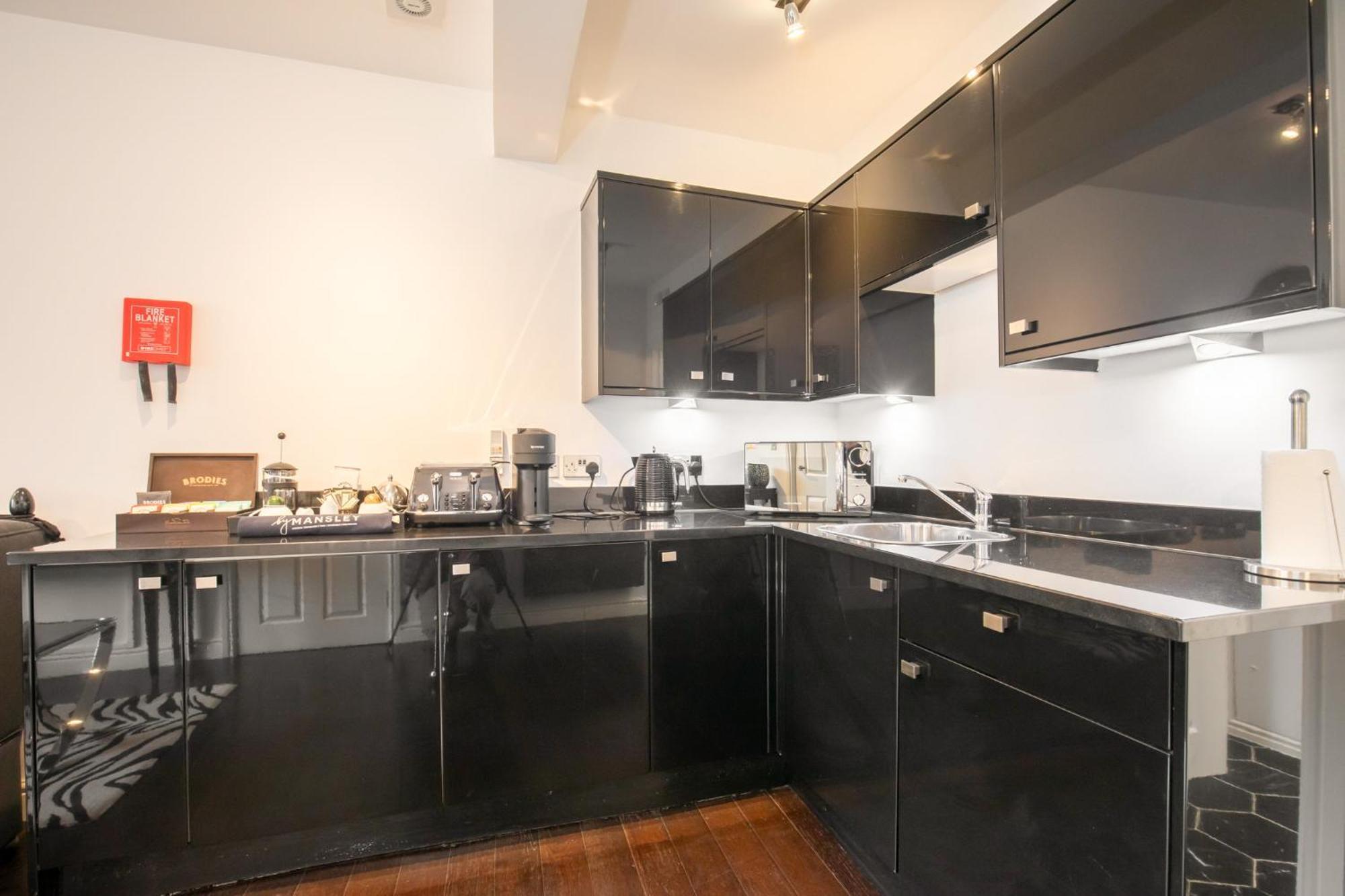 Strozzi Palace Suites By Mansley Cheltenham Extérieur photo