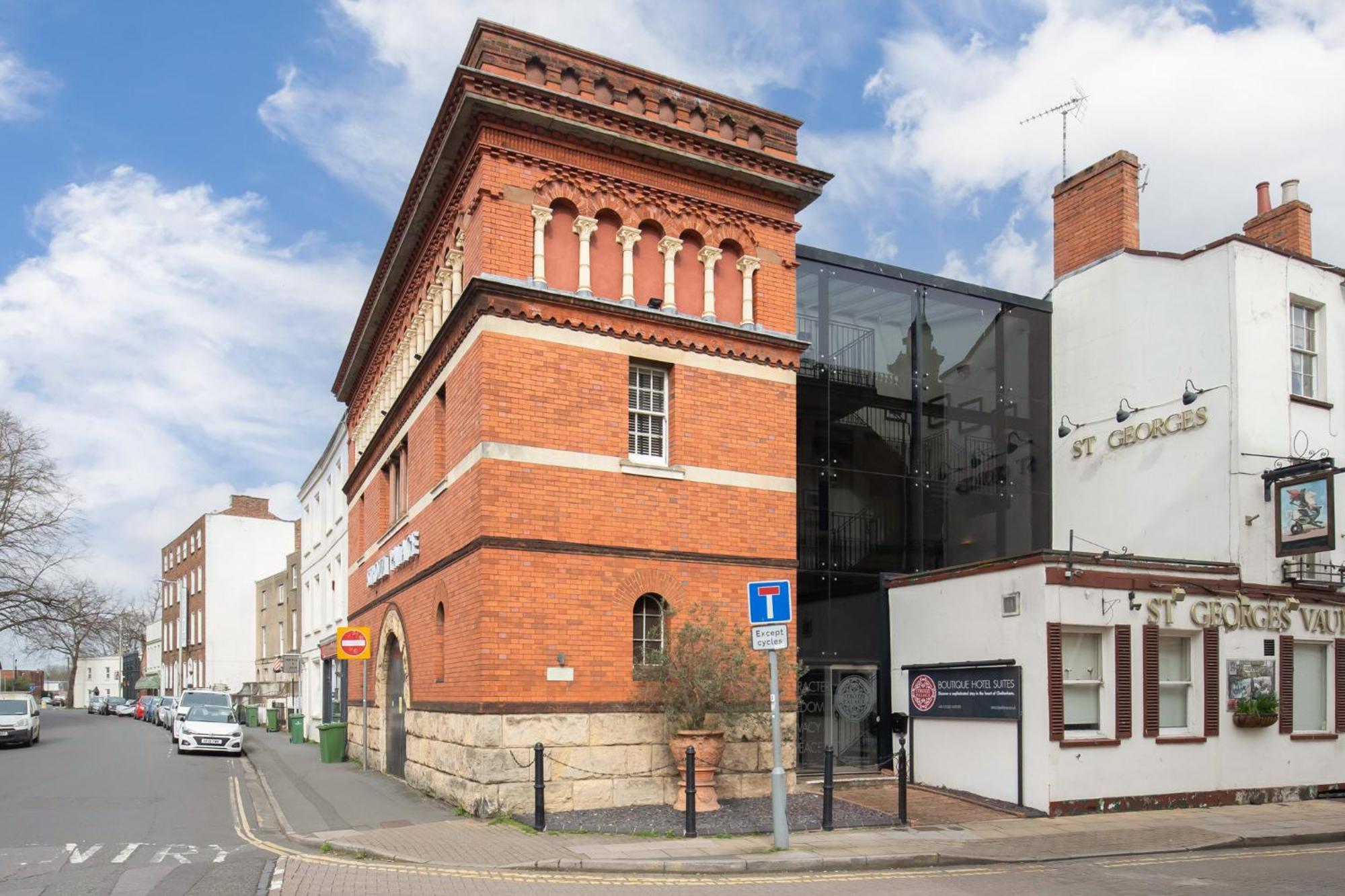 Strozzi Palace Suites By Mansley Cheltenham Extérieur photo
