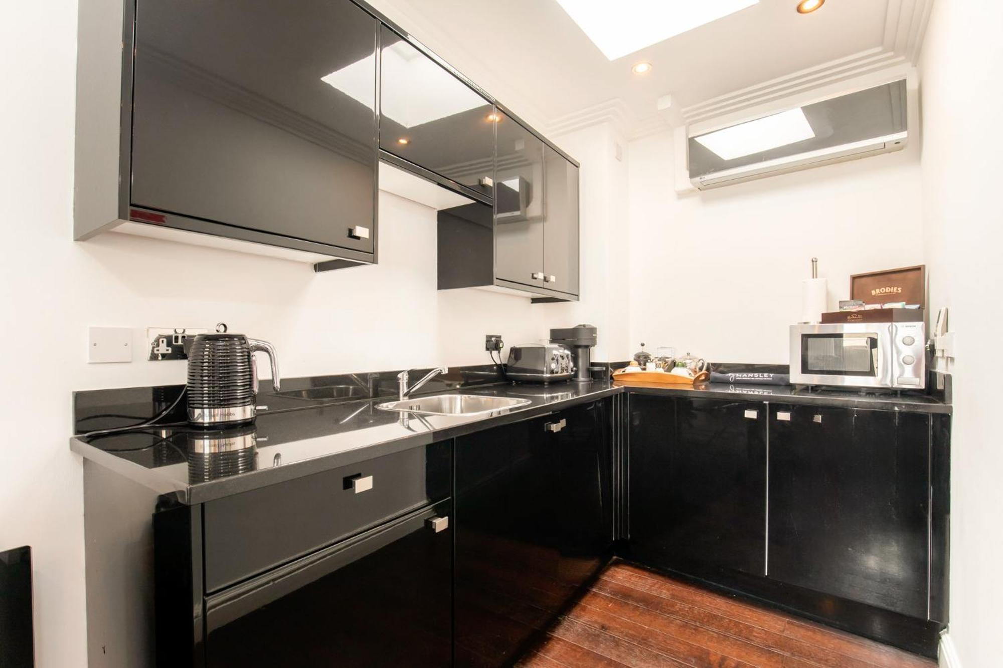 Strozzi Palace Suites By Mansley Cheltenham Extérieur photo
