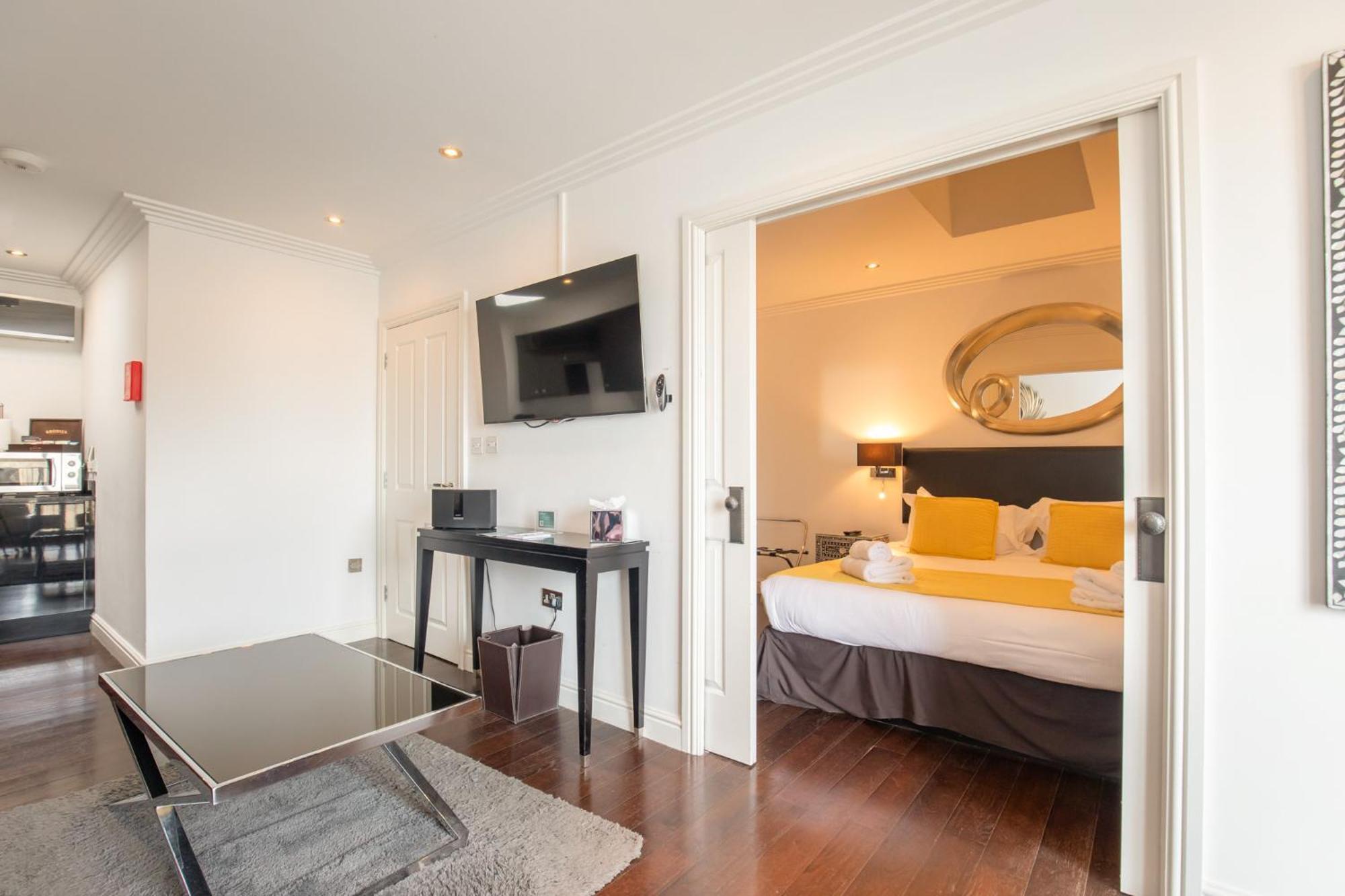 Strozzi Palace Suites By Mansley Cheltenham Extérieur photo