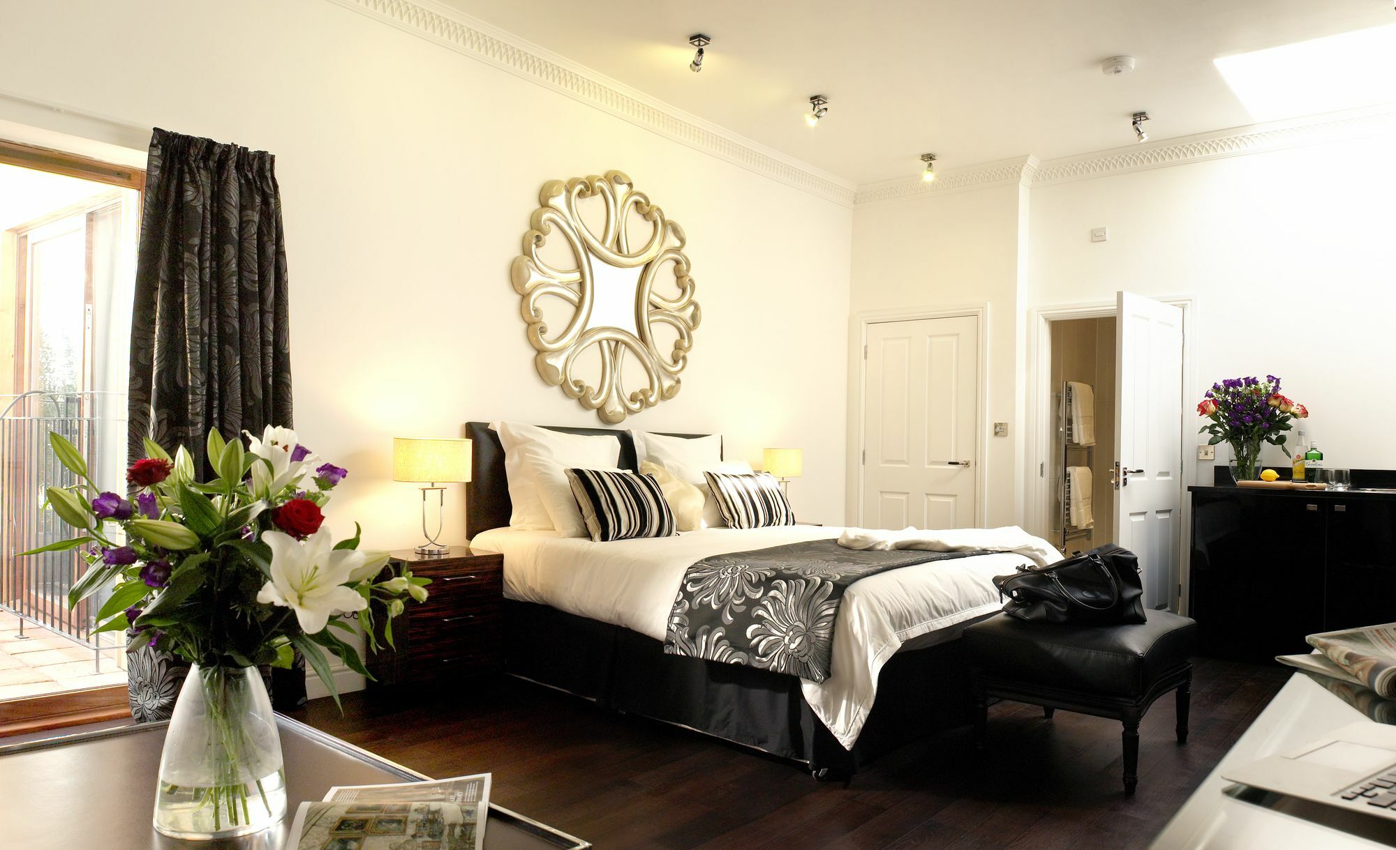 Strozzi Palace Suites By Mansley Cheltenham Extérieur photo